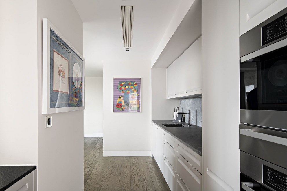 High Street Kensington Apartment | Kitchen | Interior Designers